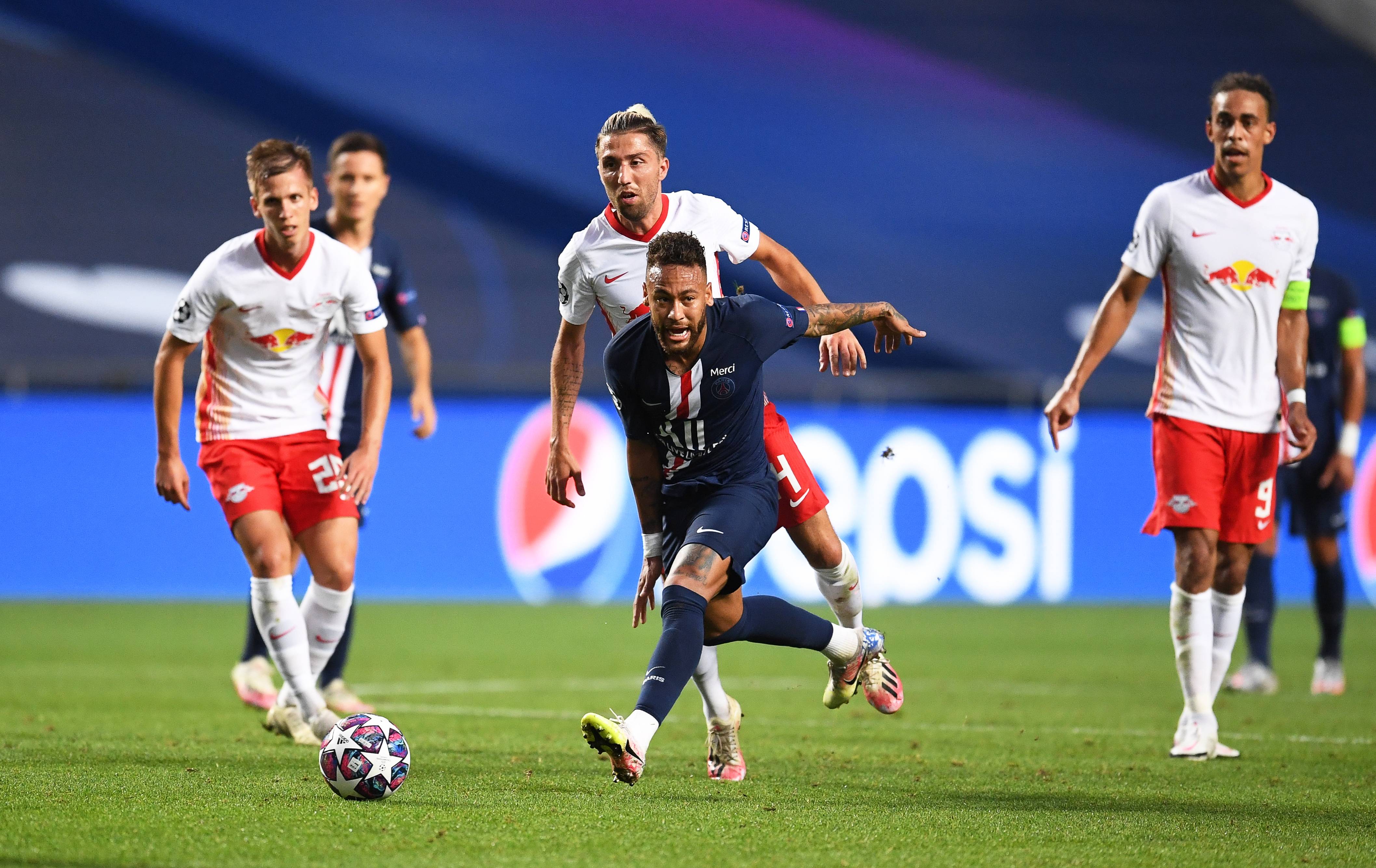 关于巴黎圣日耳曼成功突围，晋级欧洲足球联赛！的信息