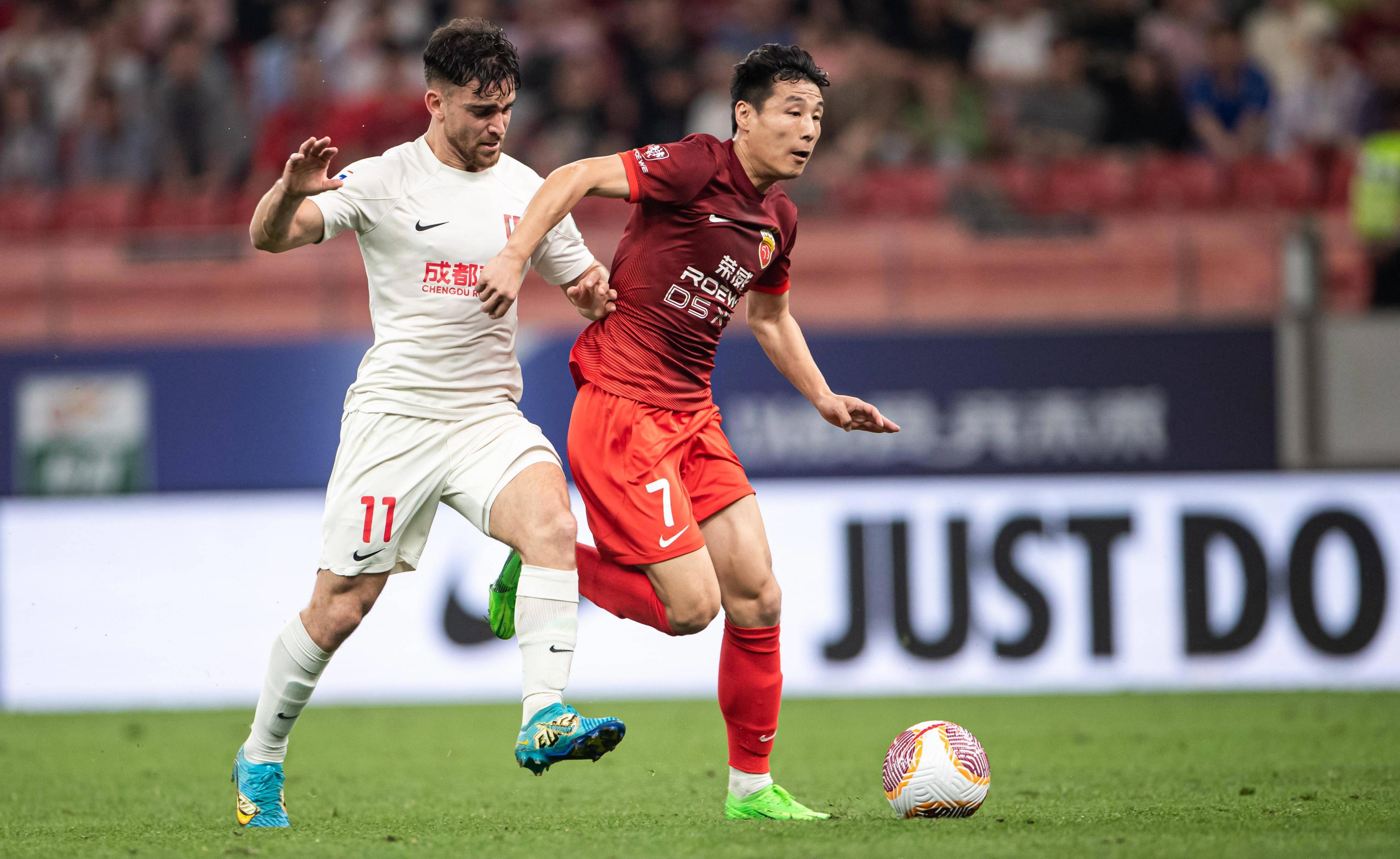 赛季中段变阵频繁，球队提升速度加快