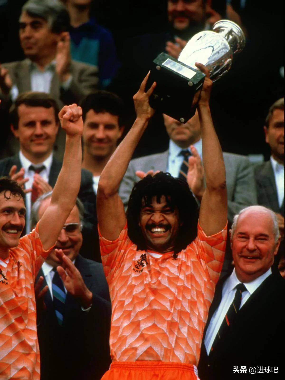 荷兰取得关键胜利，实现欧洲杯预选赛晋级的简单介绍