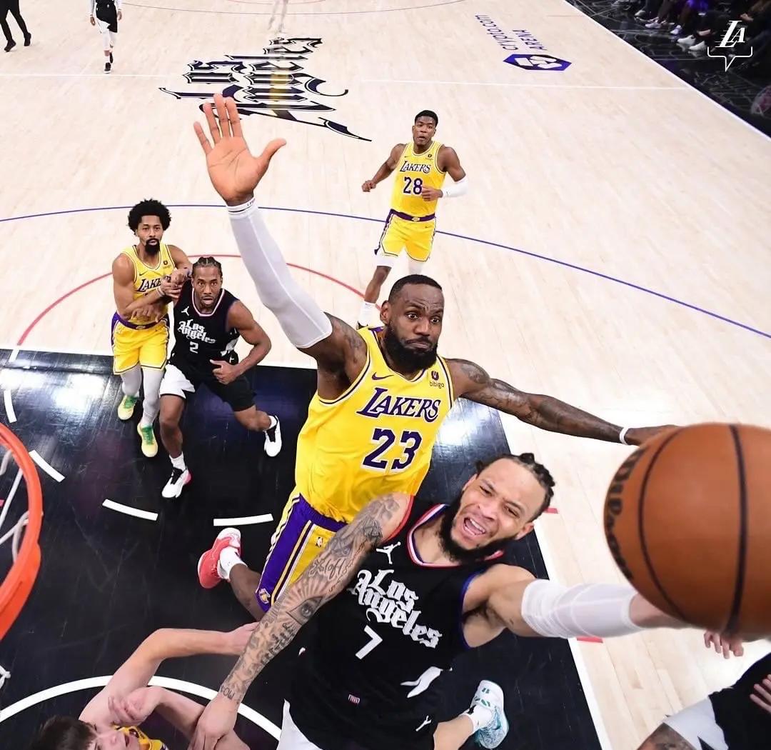  哈兰德巅峰对决，库里与80激战老鹰分钟，逆转胜负难料！